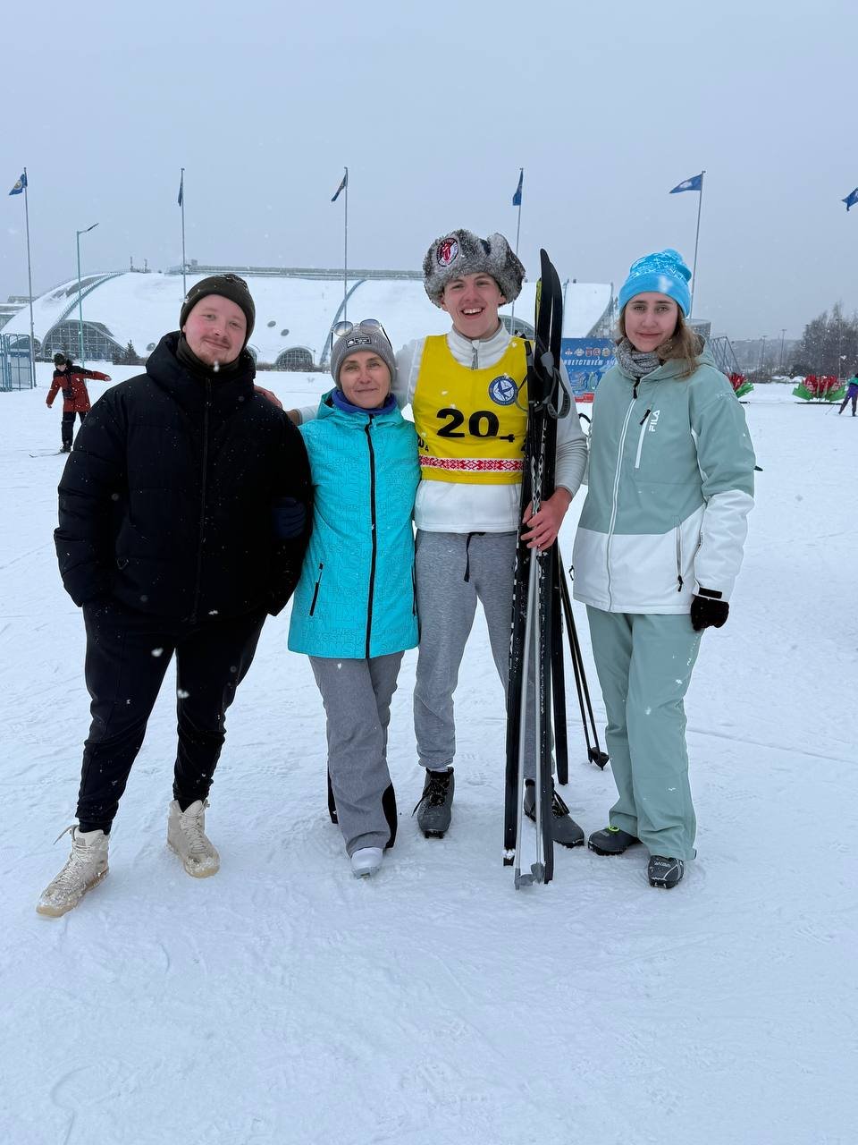 photo_5242518729285900131_y